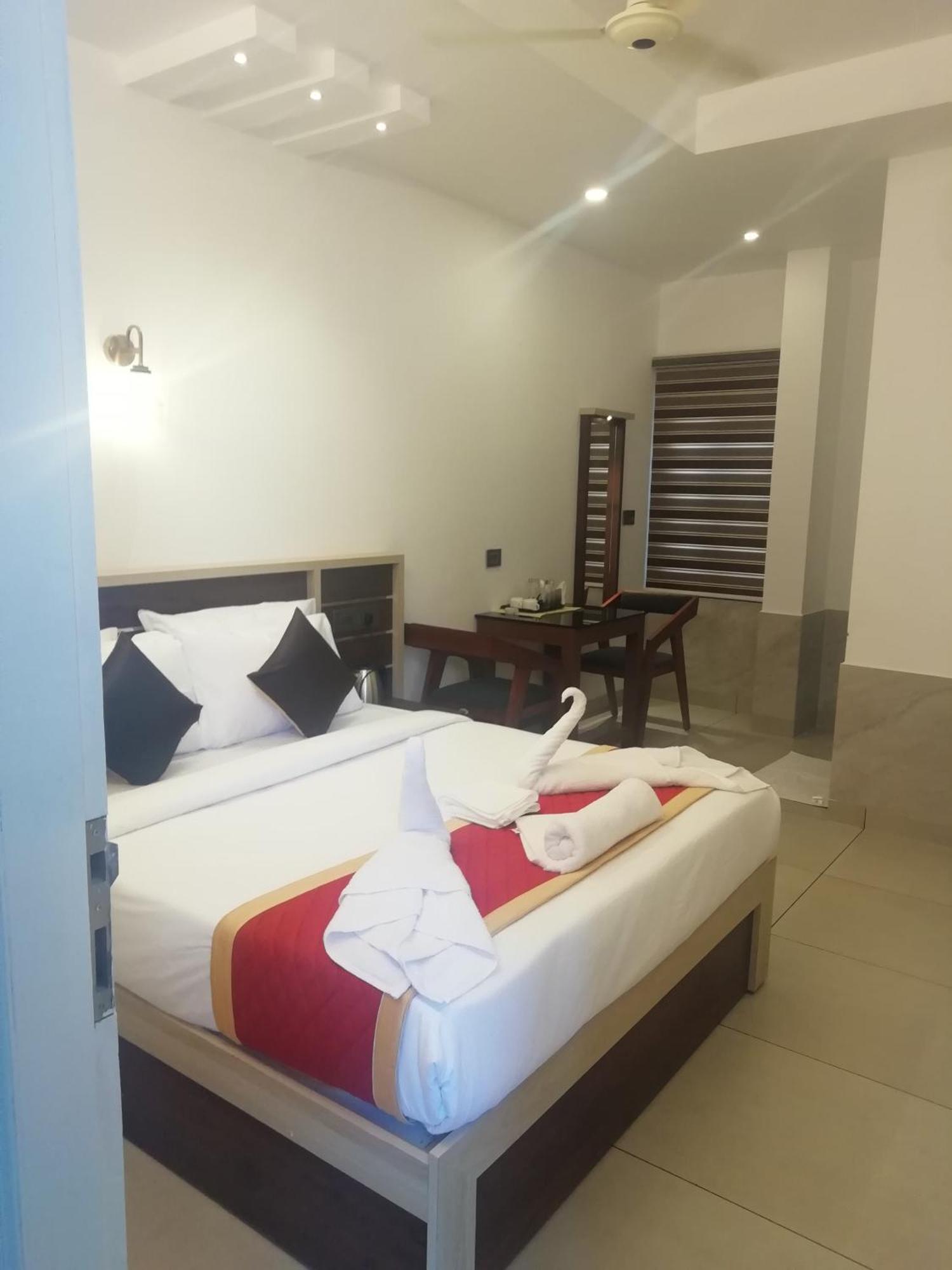 Paul Residency Hotel Nedumbassery Eksteriør billede