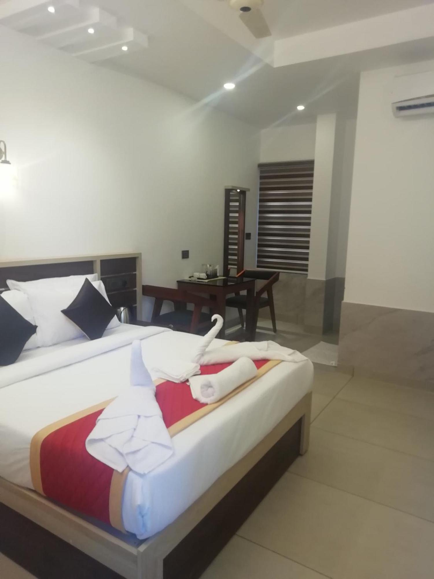 Paul Residency Hotel Nedumbassery Eksteriør billede