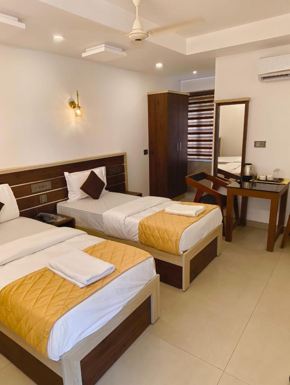 Paul Residency Hotel Nedumbassery Eksteriør billede